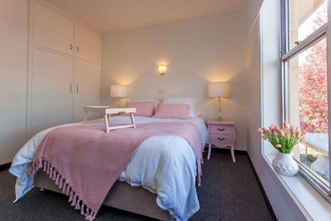 Twelve Errard - Holiday Adelaide 0