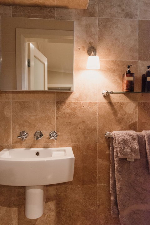 Inn Scone - Holiday Adelaide 5