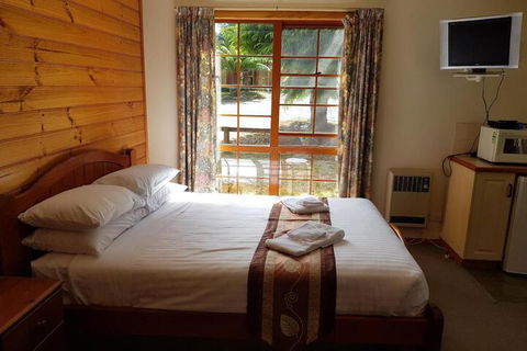 Cradle Chalet - Holiday Adelaide 7