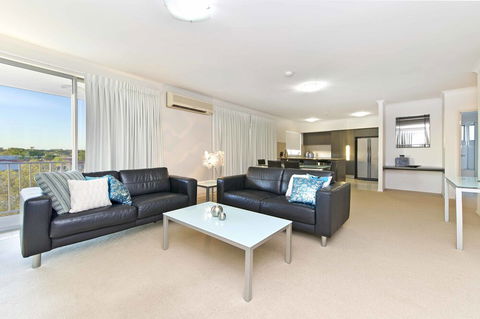 On The Bay Apartments - Holiday Adelaide 1