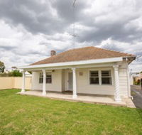Smith Street Cottage Naracoorte - Holiday Adelaide