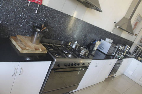 Dickson Backpackers - Holiday Adelaide 7