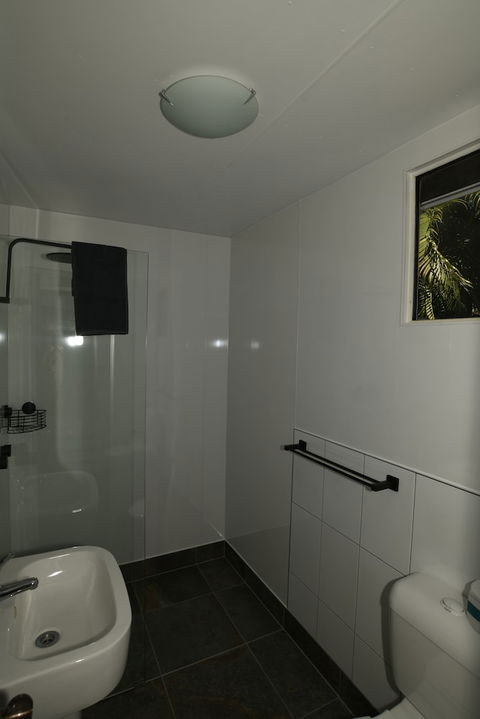 Scottys Mission Beach YHA - Holiday Adelaide 0