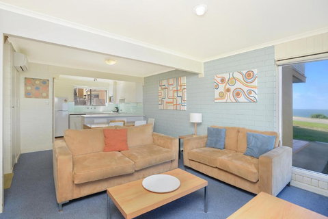 South Seas Beachfront Apartments - Holiday Adelaide 2