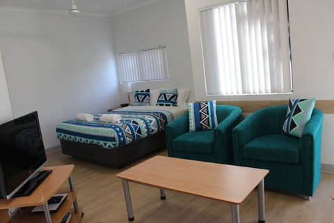 Mandurah Ocean Marina Chalets - Holiday Adelaide 3