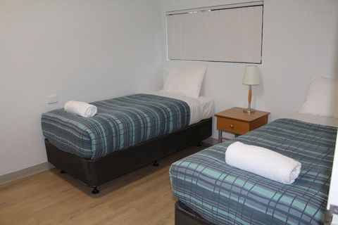 Mandurah Ocean Marina Chalets - Holiday Adelaide 7