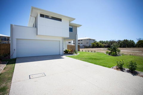 Petrie Beach Holiday Home - Holiday Adelaide 3