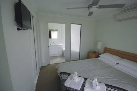 Broke Village Hideaway - Holiday Adelaide 4