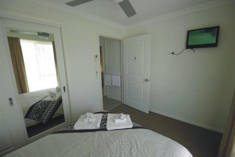 Broke Village Hideaway - Holiday Adelaide 1