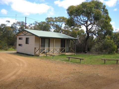Parndana Hotel Cabins - Holiday Adelaide 1