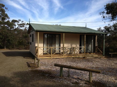 Parndana Hotel Cabins - Holiday Adelaide 2