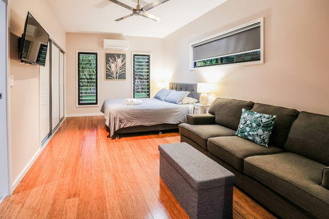 Agnes Water Stays - Holiday Adelaide 2