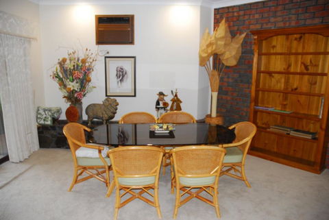 Gaerwood B & B - Holiday Adelaide 1