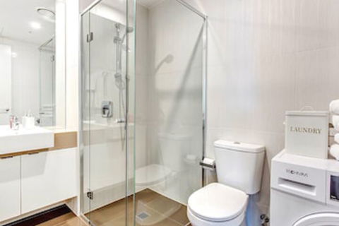 MJ Shortstay Southbank Grande Apartments - Holiday Adelaide 2