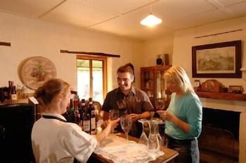 Stone Hut Cottage - Holiday Adelaide 2