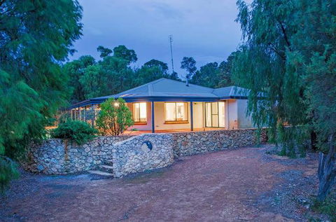 Yallingup Pet Friendly Bush Retreat - Holiday Adelaide 4
