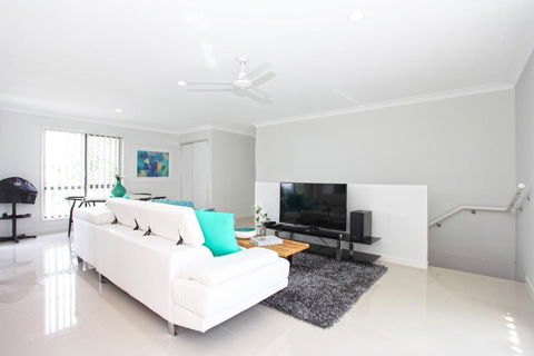 Beach Breeze Holiday House - Holiday Adelaide 6