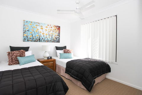 Beach Breeze Holiday House - Holiday Adelaide 2