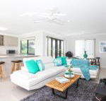 Beach Breeze Holiday House - Holiday Adelaide