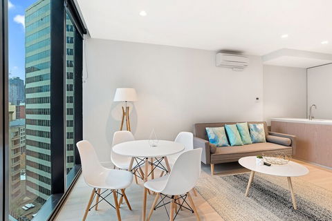 IFSuites (IFSTAYS) EQ Tower - Holiday Adelaide 7