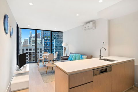 IFSuites (IFSTAYS) EQ Tower - Holiday Adelaide 6