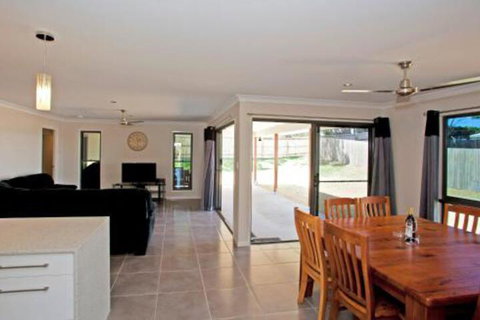 Agnes Retreat - Holiday Adelaide 5