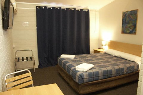 The Plains Motor Inn - Holiday Adelaide 4