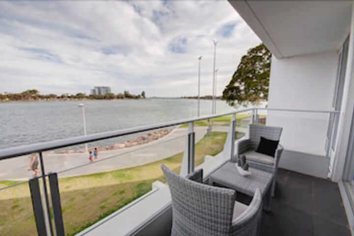Orelia WA Holiday Adelaide