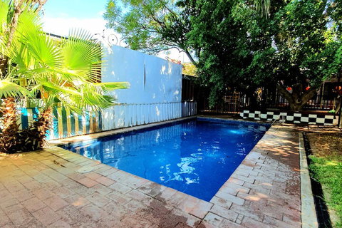 Jump Inn Alice Budget Accommodation - Holiday Adelaide 2