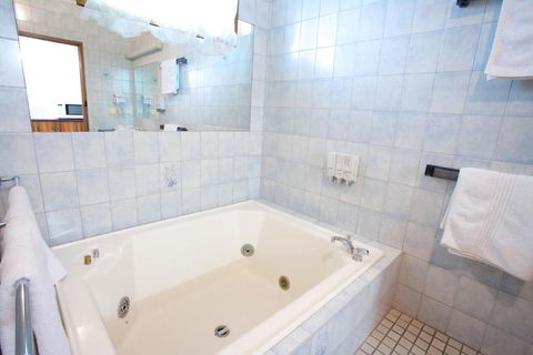 Golden Grain Motor Inn - Holiday Adelaide 1