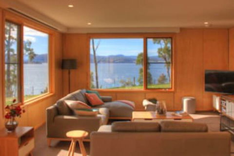 Esperance Landing - Essentially Tas - Holiday Adelaide 0