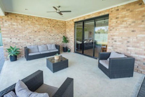 Barossa Family Holiday Home - Holiday Adelaide 0