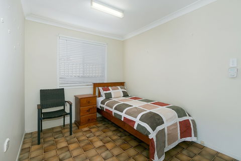 Beachside Holiday Home - Holiday Adelaide 1