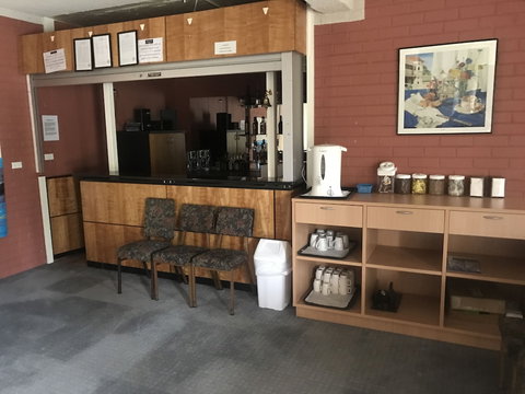 Snowy Mountains Coach And Motor Inn - Holiday Adelaide 2