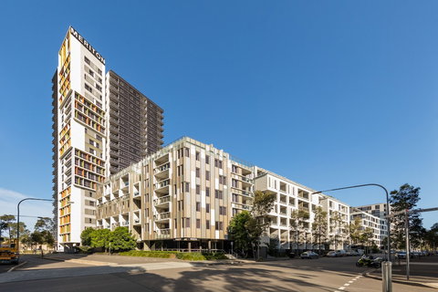 Meriton Suites Zetland - Holiday Adelaide 1