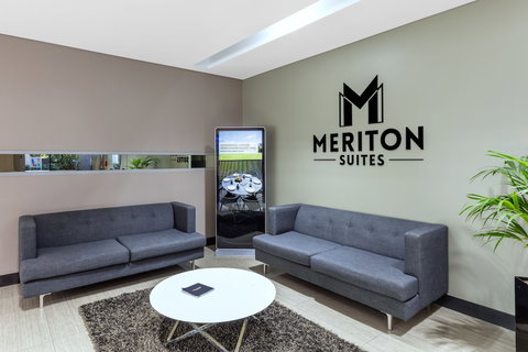 Meriton Suites Zetland - Holiday Adelaide 6