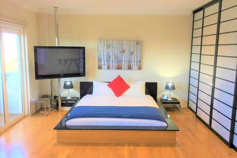 Colin St. Apartment - Holiday Adelaide 3