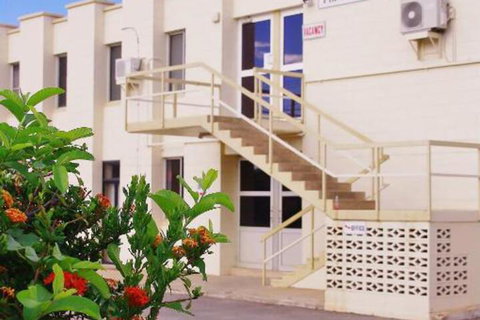 Accommodation At Isa - Holiday Adelaide 7