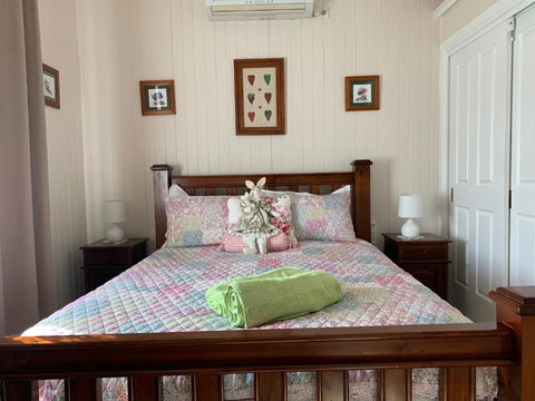 Cherry Blossom Cottage - Holiday Adelaide 1