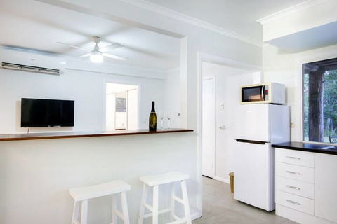 Airlie Beach Eco Cabins - Holiday Adelaide 1