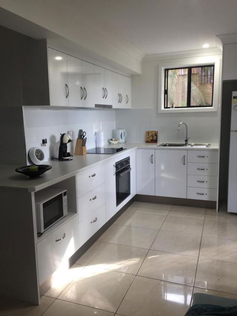 Chez Nous Two Bedroom Apartment - Holiday Adelaide 1