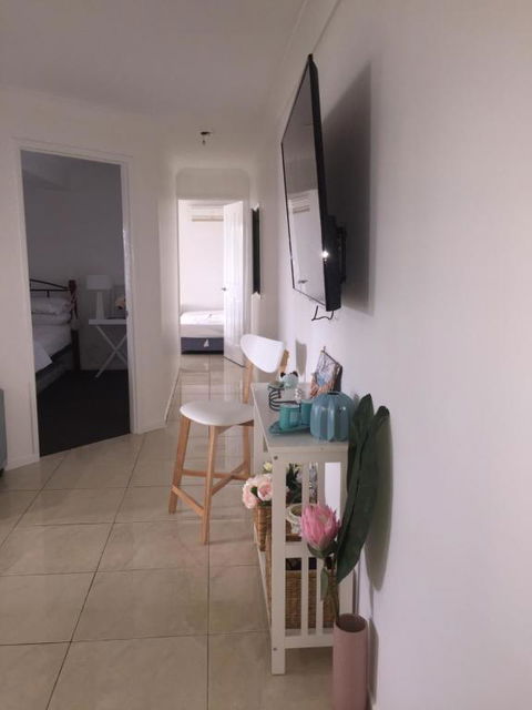 Chez Nous Two Bedroom Apartment - Holiday Adelaide 6