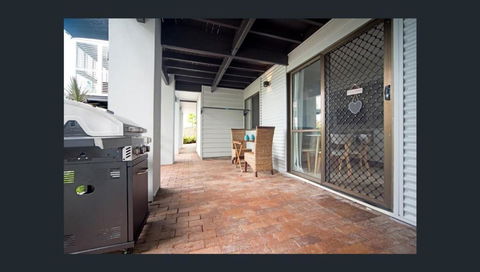 Chez Nous Two Bedroom Apartment - Holiday Adelaide 2