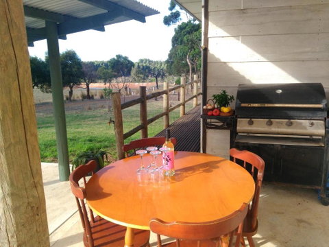 Heartland Hideaway - Holiday Adelaide 5