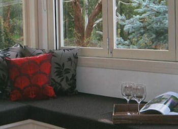Hollyhock B&B - Holiday Adelaide 1