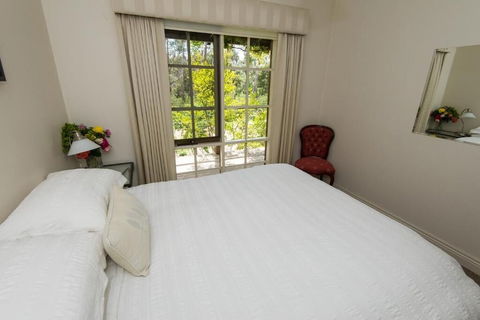 Hollyhock B&B - Holiday Adelaide 4