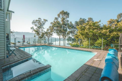 The Anchorage Waterfront Apartment - Holiday Adelaide 3