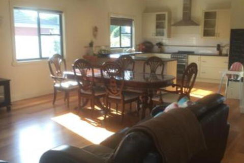 Bennett House Horsham - Holiday Adelaide 4