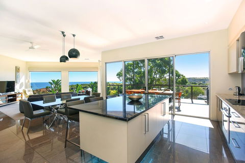 Lavina Luxury Beach House - Holiday Adelaide 3