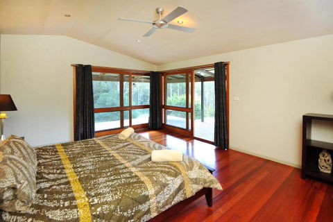 Sapphire Beach Acreage - Holiday Adelaide 6